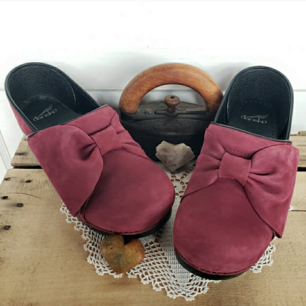 Patriotic RED Dansko Pro Bow Clogs Dusty Suede Cottage Distressed Boho Prairie ♡ - Picture 12 of 15